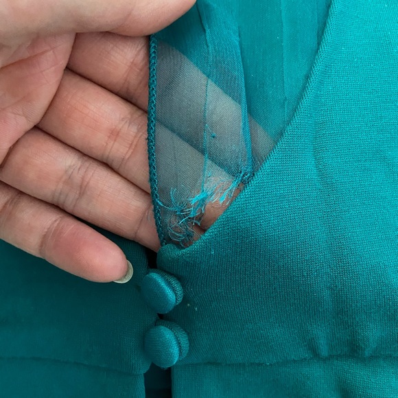 Green Bebe top with sheer cut outs - Picture 3 of 3